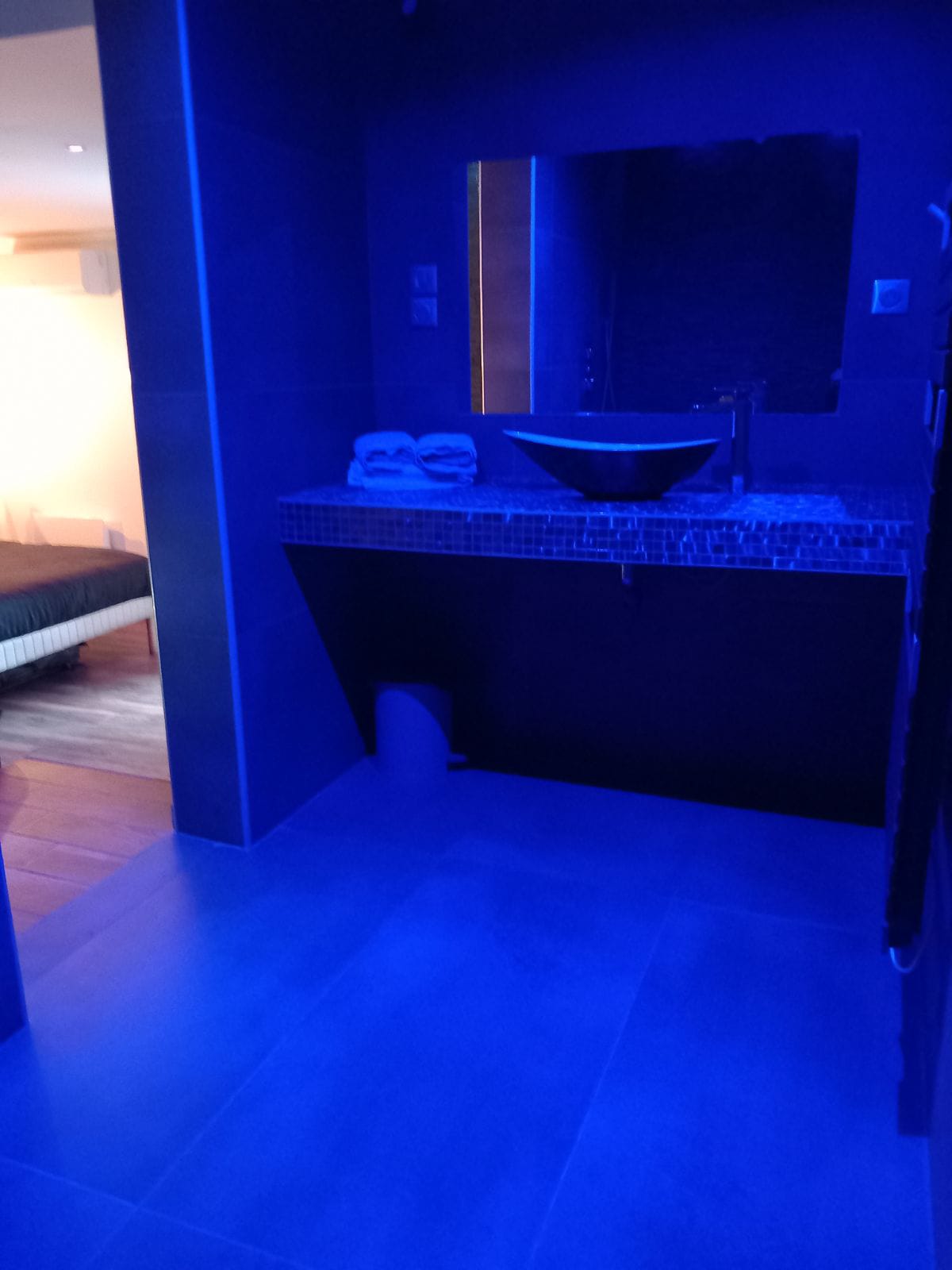 Chambre avec jacuzzi – Ferriere-la-grande (59)